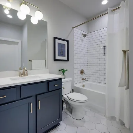 New Lux Townhome 6 Mins To Dt Rooftop Sleeps 12 Holiday home *