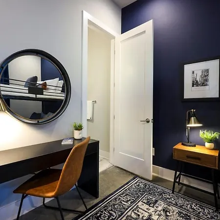 Holiday home New Lux Townhome 6 Mins To Dt Rooftop Sleeps 12 Nashville