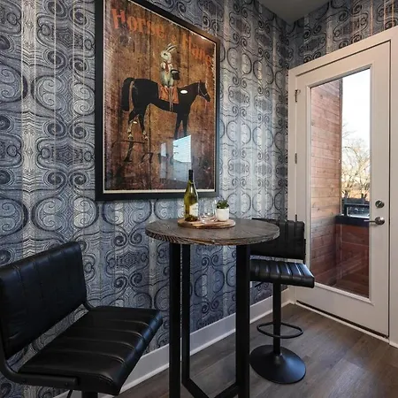 New Lux Townhome 6 Mins To Dt Rooftop Sleeps 12 *