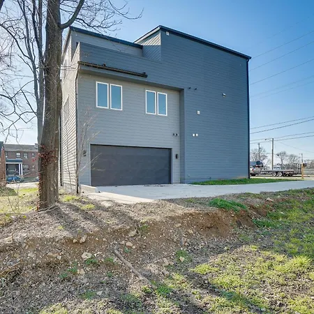 Holiday home Sleek And Modern Walk To Marathon! Nashville