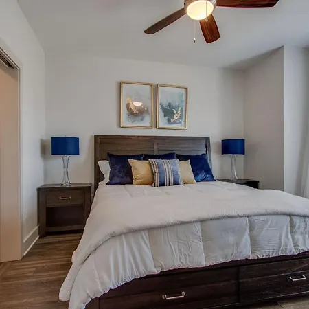 New* East Nash - King Bed Short Drive To Dwntwn Apartment Nashville