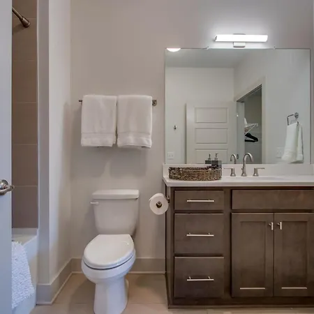 Apartment New* East Nash - King Bed Short Drive To Dwntwn *