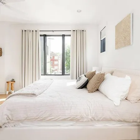 Huge Elegant 1 Bd - Big Living Space, Free Parking Holiday home *