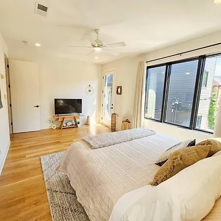 Huge Elegant 1 Bd - Big Living Space, Free Parking Holiday home