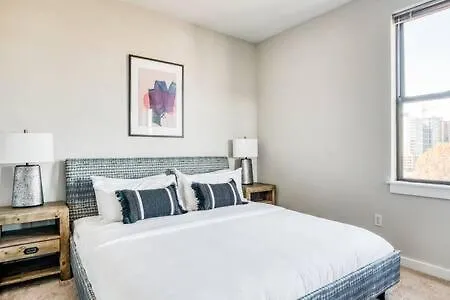Apartment Two Cozysuites Bold Music Row In