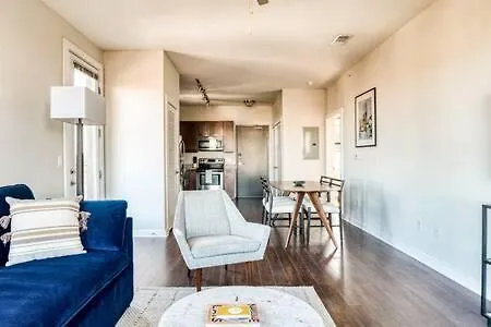 Apartment Two Cozysuites Bold Music Row In Nashville