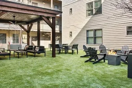 Apartment Two Cozysuites Bold Music Row In