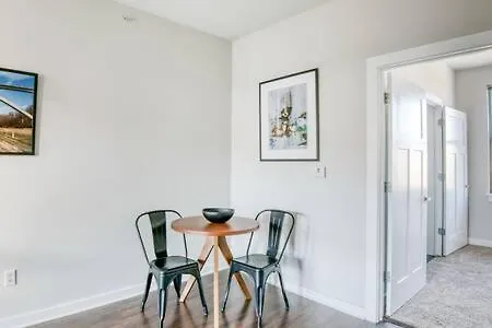 Two Cozysuites Bold Music Row In Apartment Nashville
