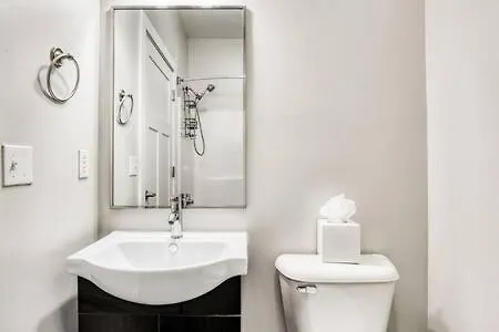 Apartment Two Cozysuites Bold Music Row In