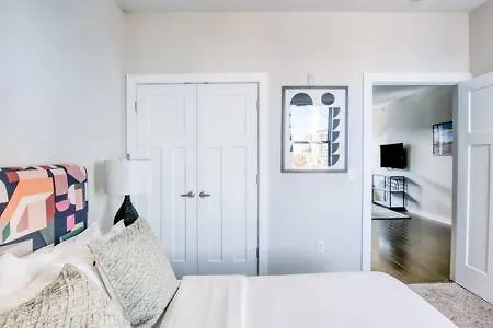 Two Cozysuites Bold Music Row In Apartment Nashville