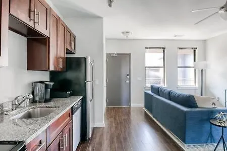 Apartment Two Cozysuites Bold Music Row In *