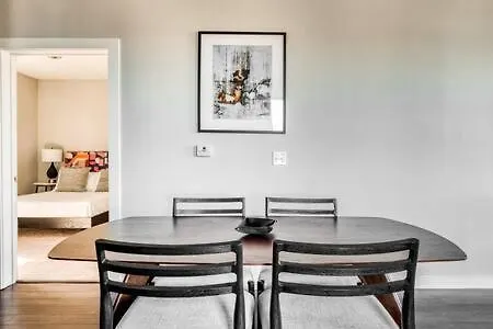 Apartment Two Cozysuites Bold Music Row In Nashville