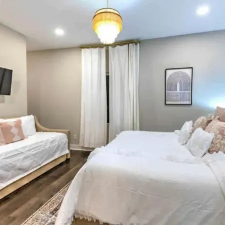 Luxury Four-story Home, Rooftop Deck With Views, Pingpong! Sleeps 12! * Nashville