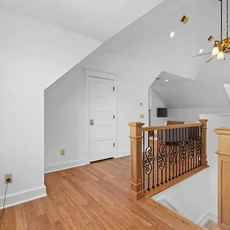 Historic Nashvilla On Music Row - 2 King *