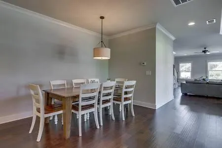 Twin Belmont Homes W 8 King 4 Living Sleep Up To 24 Guests Walk To Belmont & Vanderbilt Near Music Row The Gulch & 12 South 2 Miles To Broadway Smart Tvs Parking 24 Hr Hospitality