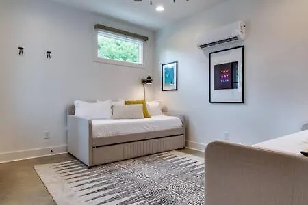 East Homes For Family Gatherings *
