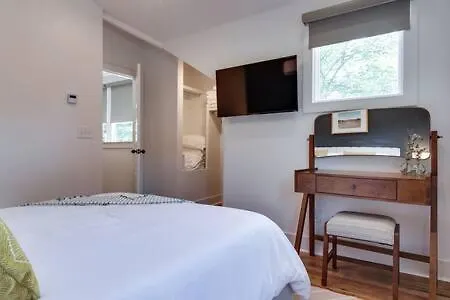 East Homes For Family Gatherings