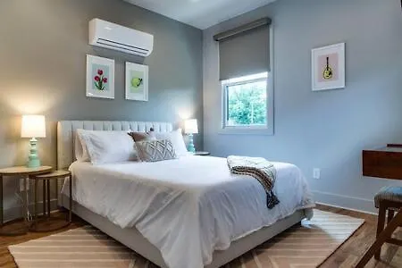 East Homes For Family Gatherings Holiday home *