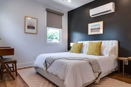 East Homes For Family Gatherings Holiday home