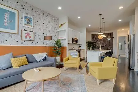 5 Mins To Belmont And Vandy, Rooftop Deck, Garage, 4 Bedroom With Rooftop And Grill, 10 Mins To Broadway, Perfect For Groups, 24 Hour Hospitality, Also Available For Long Term * Nashville
