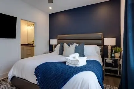 The Leland- Luxury Escape Near Local Favorites *
