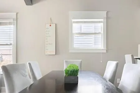 Holiday home 1-story Family With Fenced Yard, Grill, Parking, Sleeps 10, 5 Mins To Five Points & Nissan Stadium, Smart Tvs, Pet-friendly Yard, Patio For Bbqs, Ideal Getaway For Families, 24 Hr Hospitality Nashville