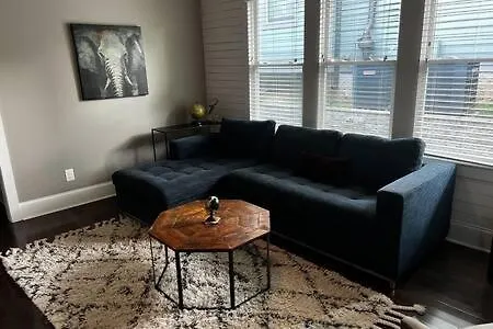 1-story Family With Fenced Yard, Grill, Parking, Sleeps 10, 5 Mins To Five Points & Nissan Stadium, Smart Tvs, Pet-friendly Yard, Patio For Bbqs, Ideal Getaway For Families, 24 Hr Hospitality *