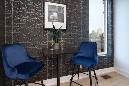 Stylish 4 Bed, Skyline Views From Rooftop, Garage , Gourmet Kitchen, Cozy Living Space, Dedicated Parking, Near Distilleries, Marathon Village & Nightlife, Chic Skyline Views, Great For Groups, 24 Hour Hospitality Nashville