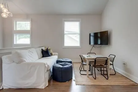 Family In 12 South, Mins To Local Favorites, Screened In Porch, Walk To Shopping In 12 South, 10 Minutes To Broadway, Dedicated Parking, Perfect For Families, 24 Hr Hospitality * Nashville