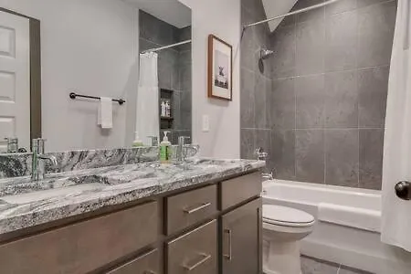 Comfy East For 10 *
