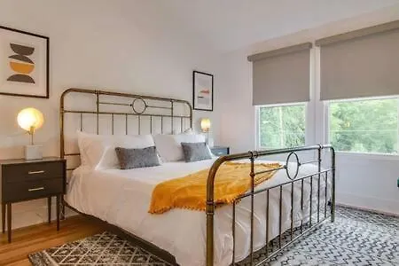 Gem - Walk To Bars, Garage, Smart Tvs