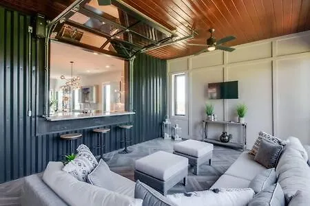 Skyline View Mansion, Hot Tub, Close To Downtown, Less Than 10 Mins To 5 Points And Broadway, 3 Spacious Suites, Workspace, Garage Spaces And Ample Parking, 24 Hr Hospitality * Nashville