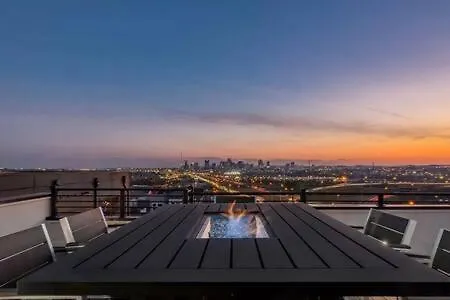 Holiday home Skyline View Mansion, Hot Tub, Close To Downtown, Less Than 10 Mins To 5 Points And Broadway, 3 Spacious Suites, Workspace, Garage Spaces And Ample Parking, 24 Hr Hospitality Nashville
