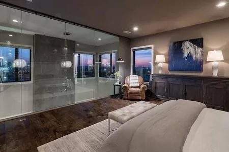 Skyline View Mansion, Hot Tub, Close To Downtown, Less Than 10 Mins To 5 Points And Broadway, 3 Spacious Suites, Workspace, Garage Spaces And Ample Parking, 24 Hr Hospitality Nashville