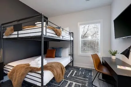 The Brooks House - 6 Mins To Broadway, Firepit Holiday home *