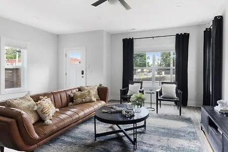 The Brooks House - 6 Mins To Broadway, Firepit Holiday home *