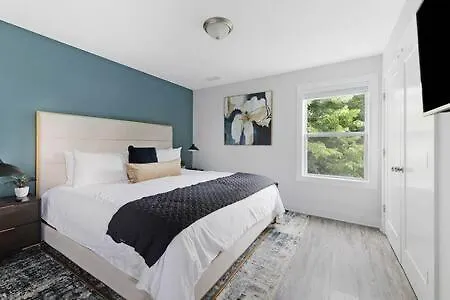 The Brooks House - 6 Mins To Broadway, Firepit Holiday home Nashville