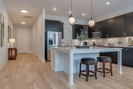 Roomy 1-level Near Vanderbilt With Parking, 1 Story, Secure Parking, Patio 3 Miles To Broadway Holiday home Nashville