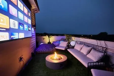 Hall House - Stunning With Beautiful Rooftop! *
