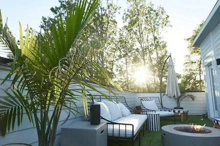 Hall House - Stunning With Beautiful Rooftop!