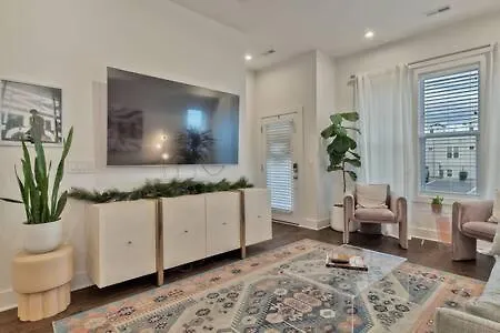 Holiday home Hall House - Stunning With Beautiful Rooftop! Nashville