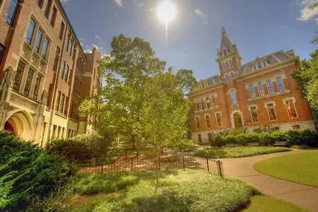 Modern Next To Vanderbilt Campus With Parking, Screened Porch & Workspace, Walk To Hillsboro Village, Fido & Pancake Pantry, Minutes To Music Row, 12 South & Broadway, Perfect For Families, Friends & Visits Nashville