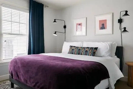 Holiday home Modern Next To Vanderbilt Campus With Parking, Screened Porch & Workspace, Walk To Hillsboro Village, Fido & Pancake Pantry, Minutes To Music Row, 12 South & Broadway, Perfect For Families, Friends & Visits Nashville