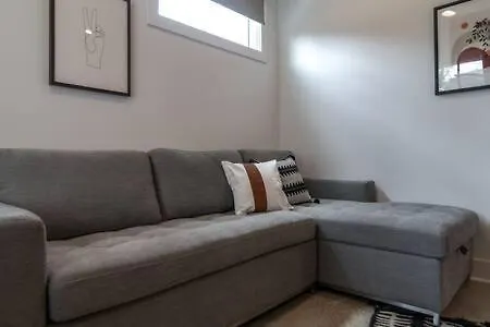 Stylish East Nash Townhouse, Walk To Favorite Eats, Cozy Den, Workspace, Smart Tvs And Fast Wifi, Full Kitchen, Garage And 24 Hr Hospitality, Near Mas Tacos, Rosepepper And Five Points, 10 Min To Broadway *