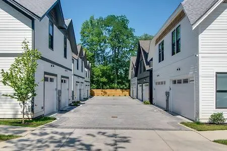 Modern East Townhome & Garage Holiday home Nashville