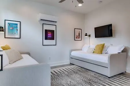 Modern East Retreat, Walk To Local Faves, Cozy Living Space, Smart Tvs & Fast Wifi, Full Kitchen, Garage & Workspace, Steps To Mas Tacos & Rosepepper, 10 Min To Broadway & Nissan Stadium, 24 Hr Hospitality Nashville