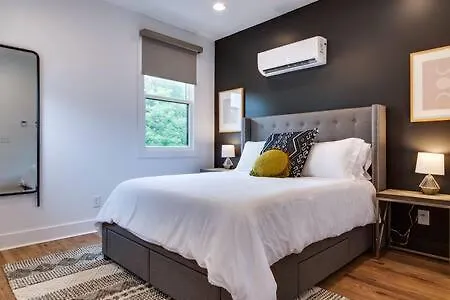 Modern East Retreat, Walk To Local Faves, Cozy Living Space, Smart Tvs & Fast Wifi, Full Kitchen, Garage & Workspace, Steps To Mas Tacos & Rosepepper, 10 Min To Broadway & Nissan Stadium, 24 Hr Hospitality Nashville