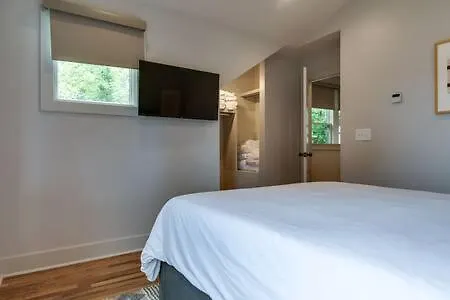 Holiday home Townhouse - Walk To Food, Near Downtown! *