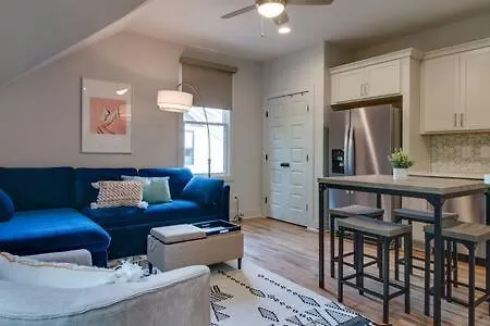 Holiday home Townhouse - Walk To Food, Near Downtown! *