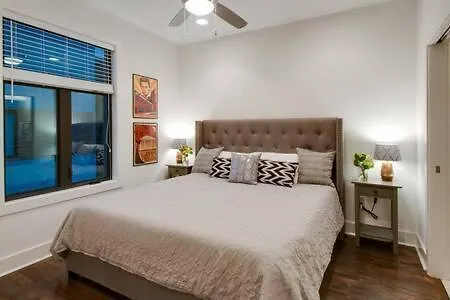 Modern 3br With Garage, Rooftop, Hot Neighborhood 10 Mins To Broadway, 24 Hour Hospitality Team, Perfect For Groups